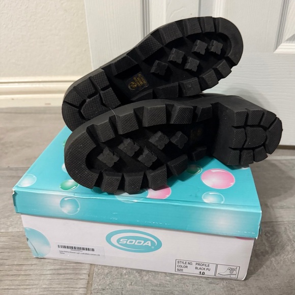 Soda Black Ankle Boots with Jewel Details - Picture 3 of 3